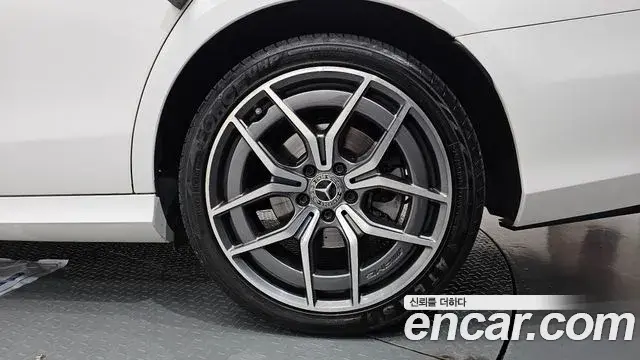 Mercedes-Benz E-Class 2020 — Şəkil 36/36