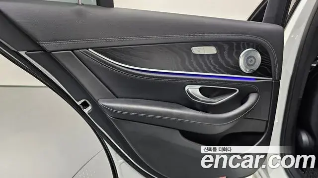 Mercedes-Benz E-Class 2020 — Şəkil 20/36