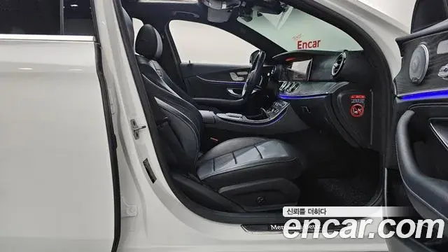 Mercedes-Benz E-Class 2020 — Şəkil 28/36