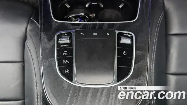 Mercedes-Benz E-Class 2020 — Şəkil 35/36