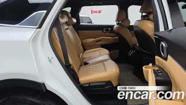 Kia Sorento 2022 — Фото 11/20