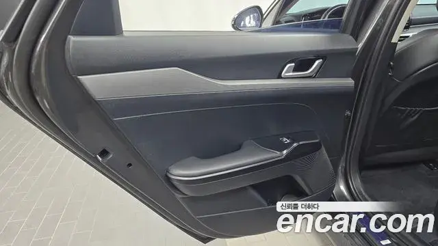 Kia K5 2023 — Photo 19/30