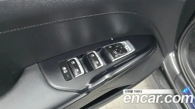 Kia K5 2023 — Photo 16/30