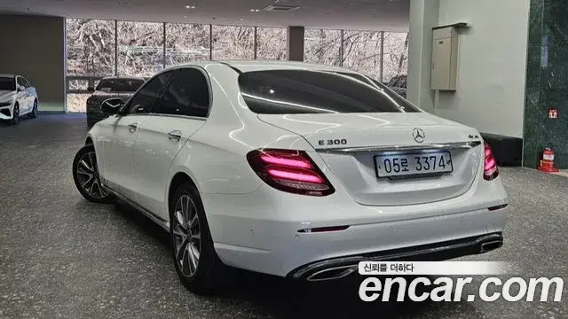 Mercedes-Benz E-Class 2019 — Фото 1/20