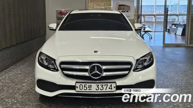 Mercedes-Benz E-Class 2019 — Фото 2/20