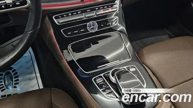 Mercedes-Benz E-Class 2019 — Фото 7/20