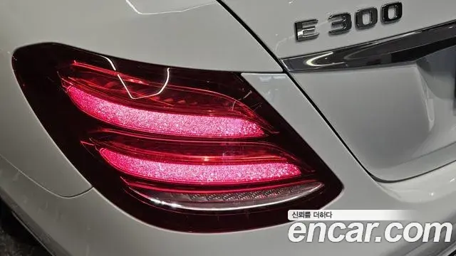 Mercedes-Benz E-Class 2019 — Фото 15/20