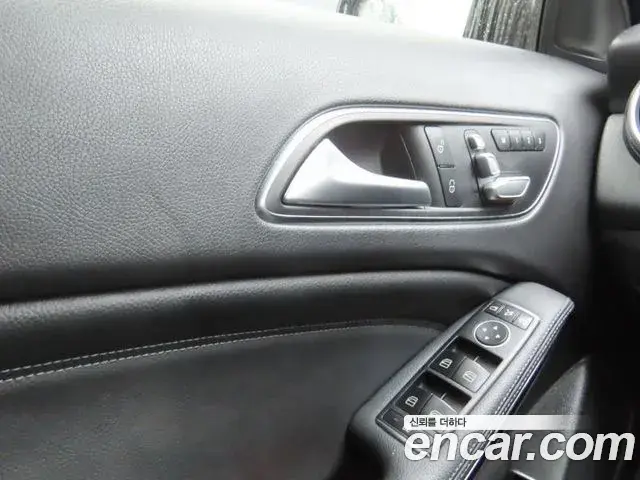 Mercedes-Benz GLA-Class 2019 — Фото 13/20