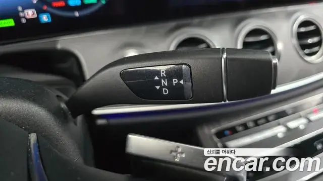 Mercedes-Benz E-Class 2022 — Фото 9/20