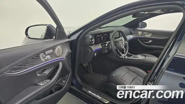 Mercedes-Benz E-Class 2022 — Фото 10/20