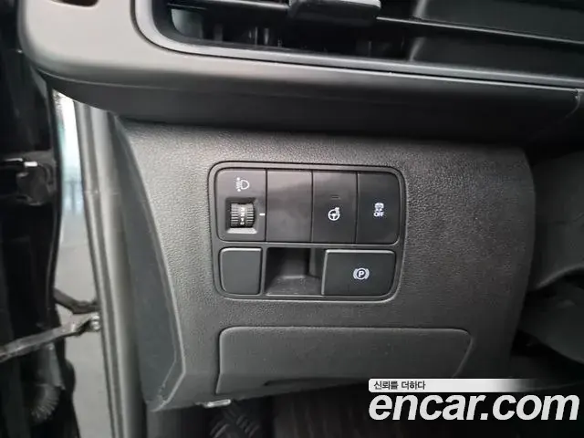 Hyundai Staria 2025 — Фото 11/20