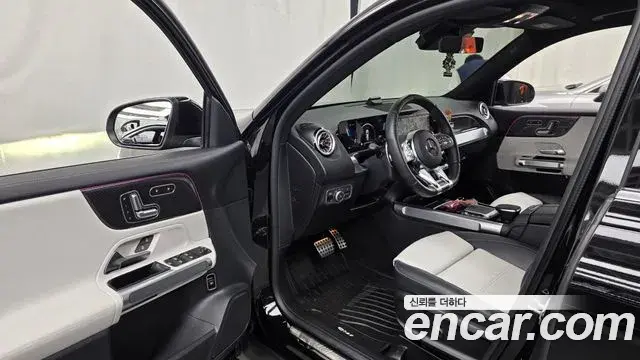 Mercedes-Benz GLB-Class 2022 — Фото 10/20