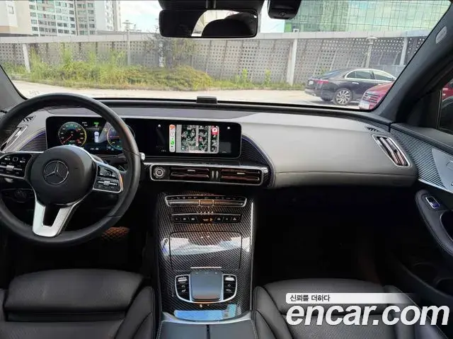Mercedes-Benz EQC 2020 — ფოტო 18/20