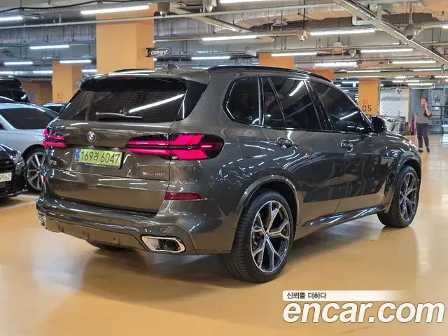 BMW X5 2025 — Фото 1/20