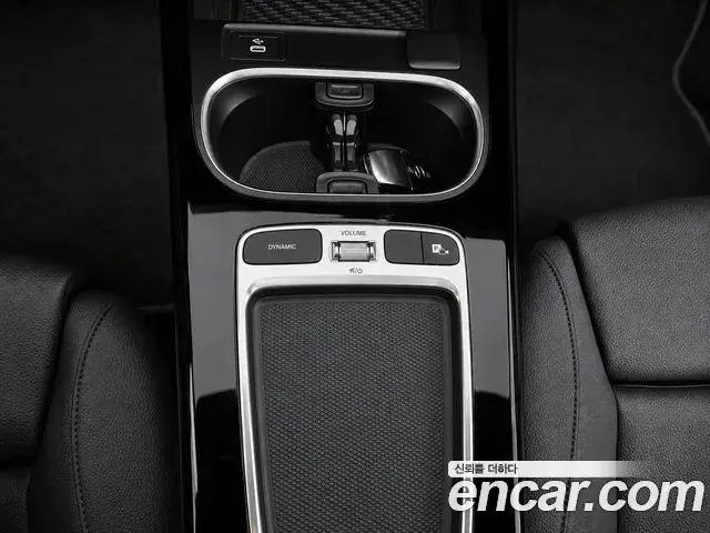 Mercedes-Benz A-Class 2025 — Фото 11/15