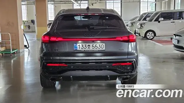 Audi Q5 2025 — Фото 2/15