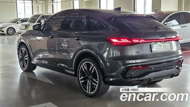 Audi Q5 2025 — Фото 3/15