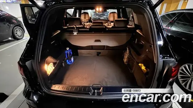 Mercedes-Benz GLB-Class 2023 — Фото 10/20