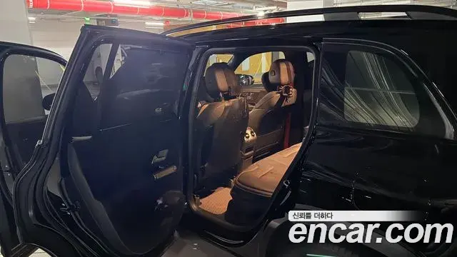 Mercedes-Benz GLB-Class 2023 — Фото 11/20