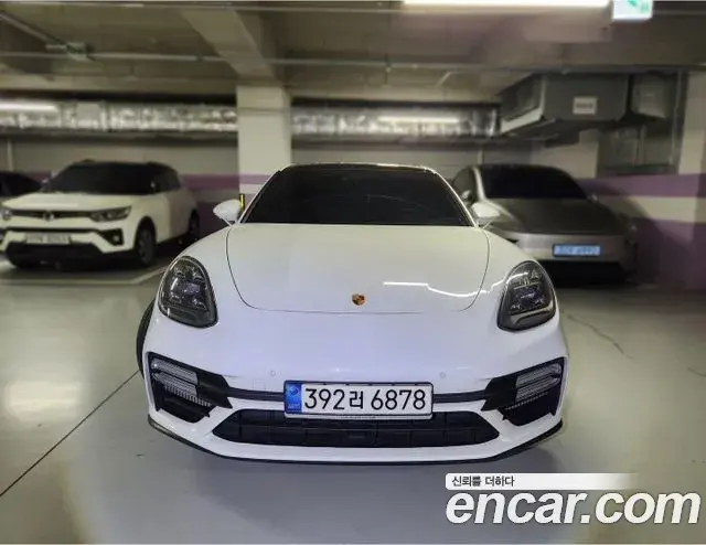 Porsche Panamera 2021 — Photo 1/20