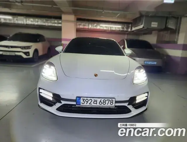 Porsche Panamera 2021 — Photo 2/20