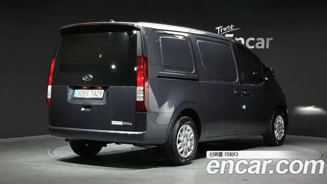 Hyundai Staria 2023 — Фото 2/20