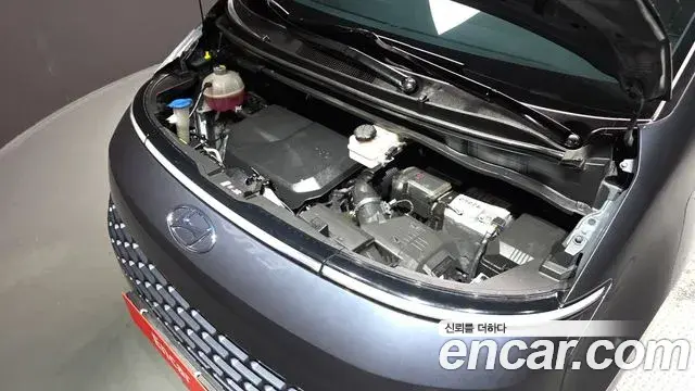 Hyundai Staria 2023 — Фото 6/20