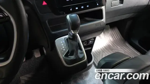 Hyundai Staria 2023 — Фото 9/20