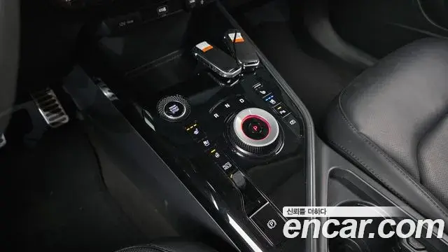 Kia Niro 2022 — Фото 9/20