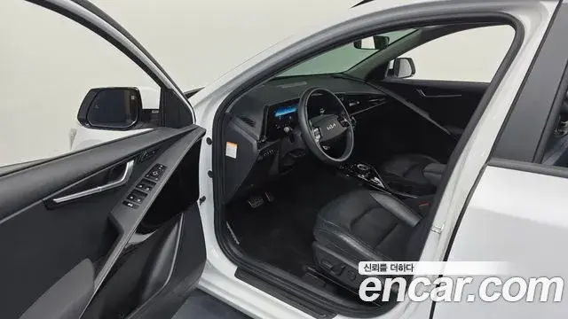 Kia Niro 2022 — Фото 10/20
