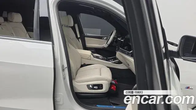 BMW X7 2024 — Фото 11/20
