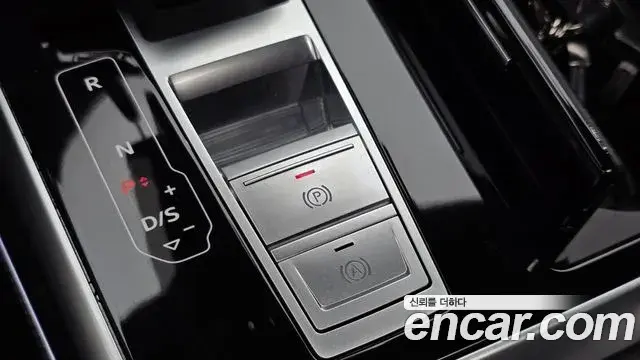 Audi Q7 2023 — Фото 12/20
