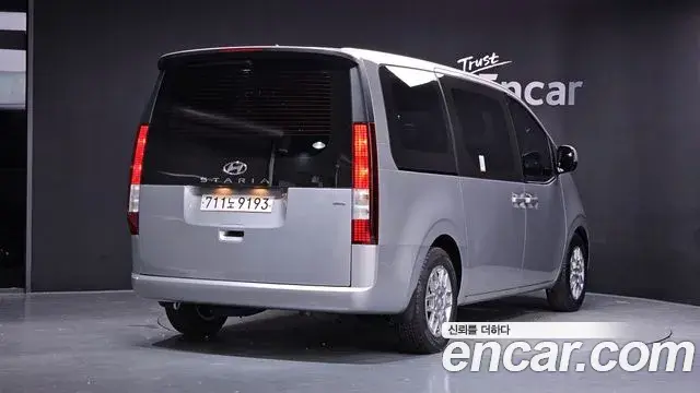 Hyundai Staria 2021 — Фото 2/20