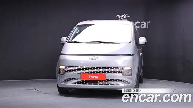 Hyundai Staria 2021 — Фото 3/20