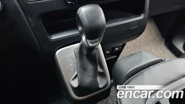 Hyundai Staria 2021 — Фото 9/20