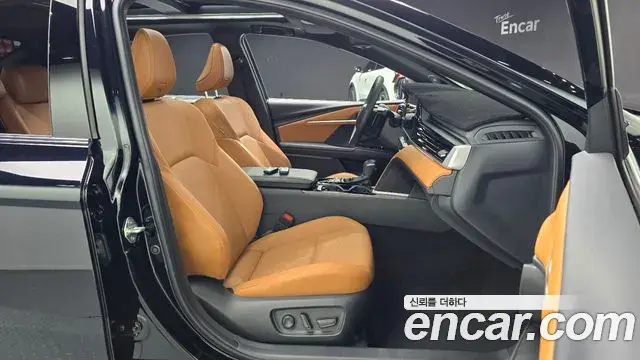 Toyota Camry 2025 — Şəkil 2/31