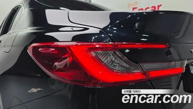 Toyota Camry 2025 — Şəkil 28/31