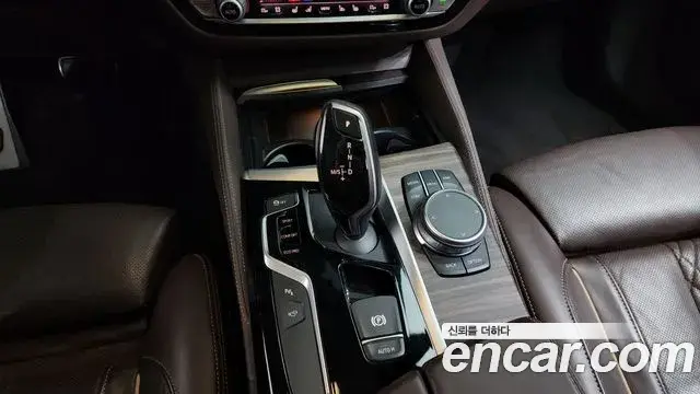 BMW 5 Series 2020 — Фото 9/20