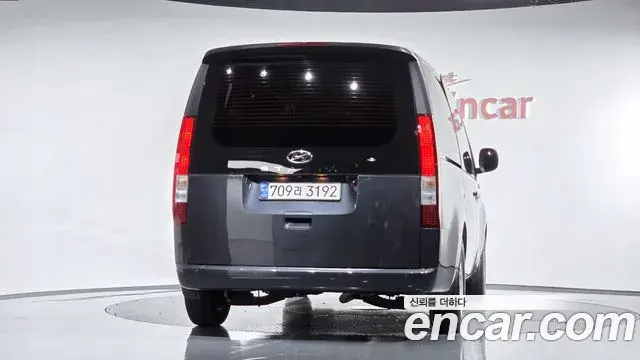 Hyundai Staria 2022 — Фото 4/20
