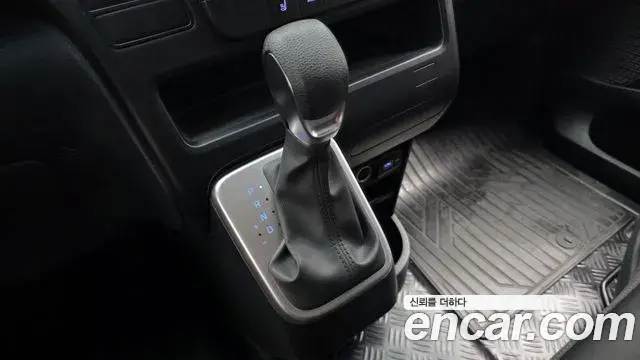 Hyundai Staria 2022 — Фото 9/20
