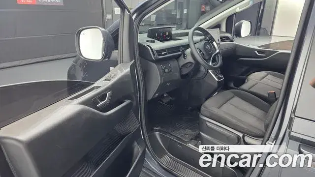 Hyundai Staria 2022 — Фото 10/20