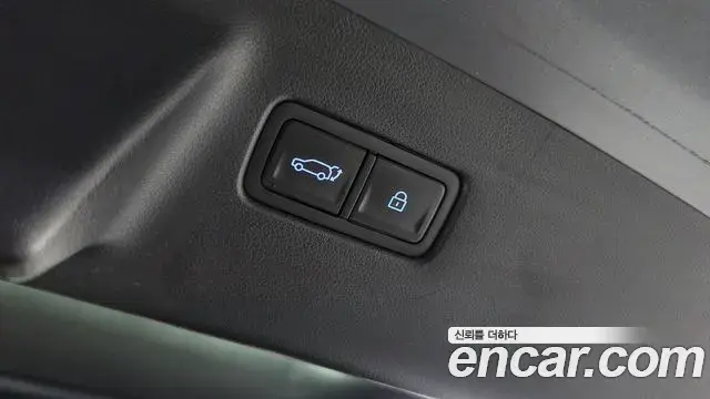 Hyundai Santa Fe 2024 — Фото 17/20