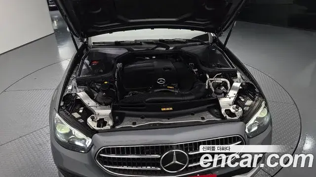 Mercedes-Benz E-Class 2021 — Фото 6/20