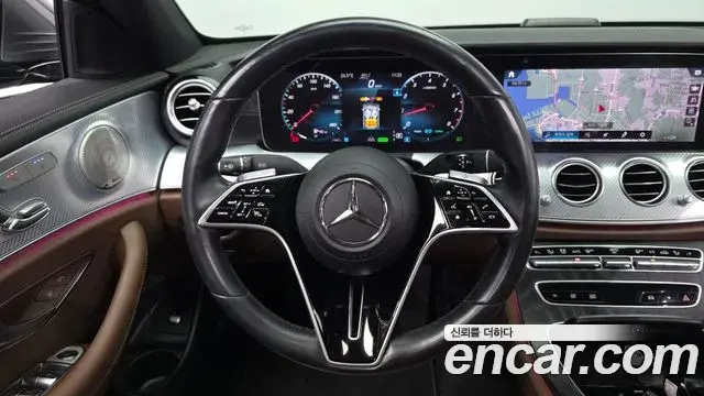 Mercedes-Benz E-Class 2021 — Фото 13/20