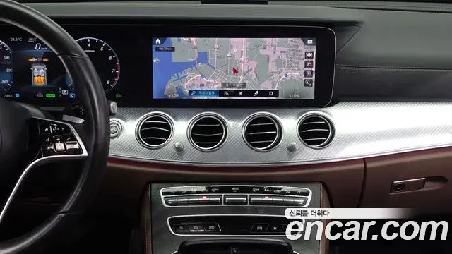 Mercedes-Benz E-Class 2021 — Фото 15/20