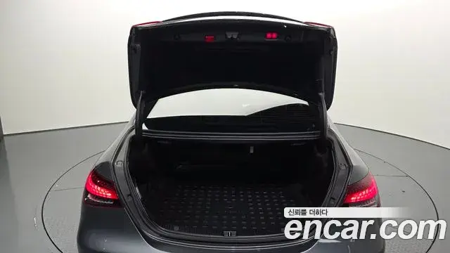 Mercedes-Benz E-Class 2021 — Фото 20/20