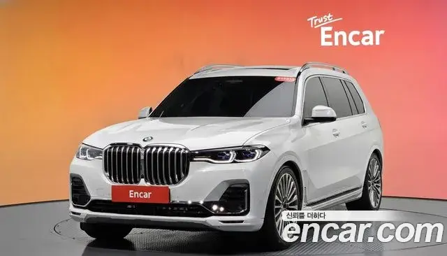 BMW X7 2022 — Фото 1/20