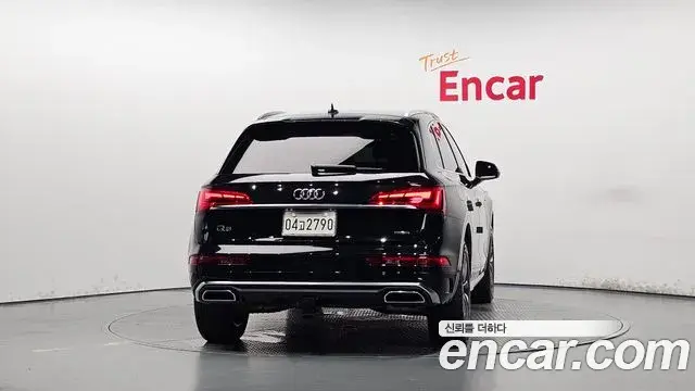 Audi Q5 2023 — Фото 4/20