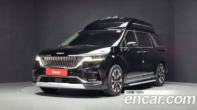 Kia Carnival 2023 — Фото 1/20