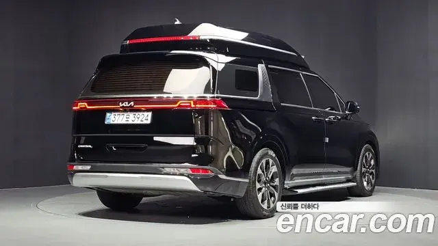 Kia Carnival 2023 — Фото 2/20